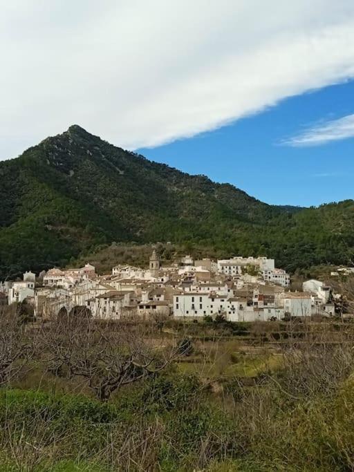 Casa Rural Ana Maria Ain Ahín エクステリア 写真